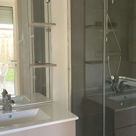 Holiday home Charmante Maison A - 3 Ch, Jardin, Stationnement, Proche Et Commerces - Fr-1-646-6